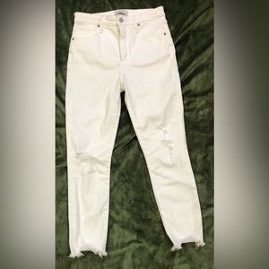 Abercrombie & Fitch ladies size 27/4 white jeans